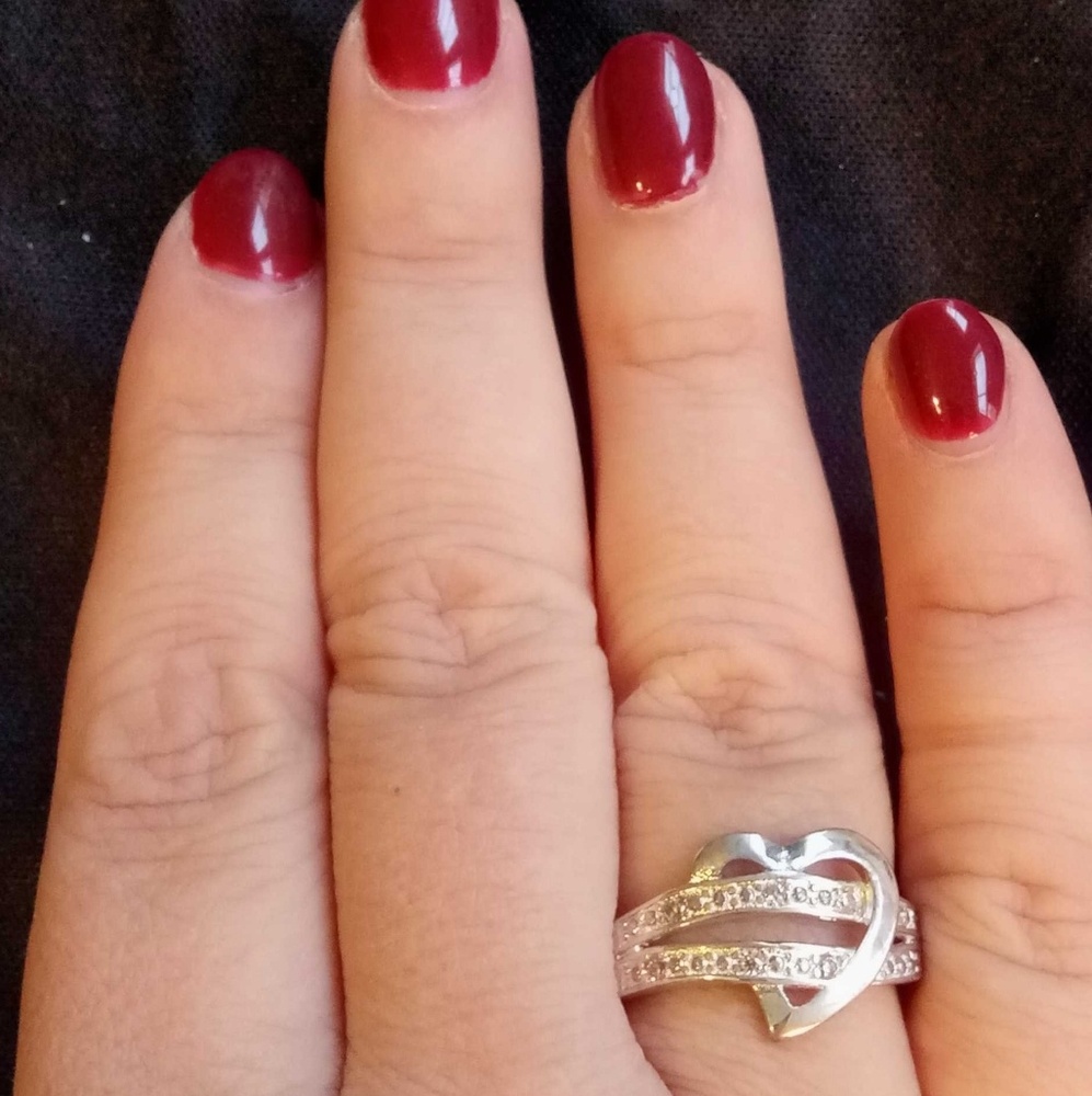 Sterling Silver Ring with Simulated Diamonds Sz 8
